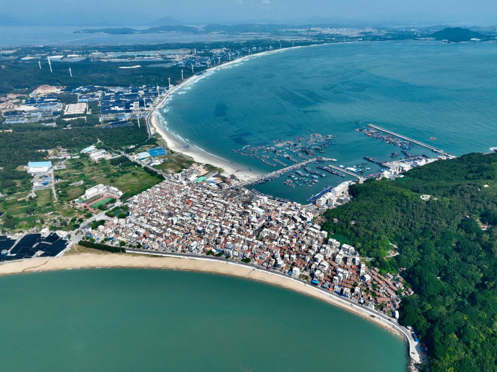 這是2024年10月16日拍攝的福建省漳州市東山縣澳角村（無人機照片）。新華社記者姜克紅攝